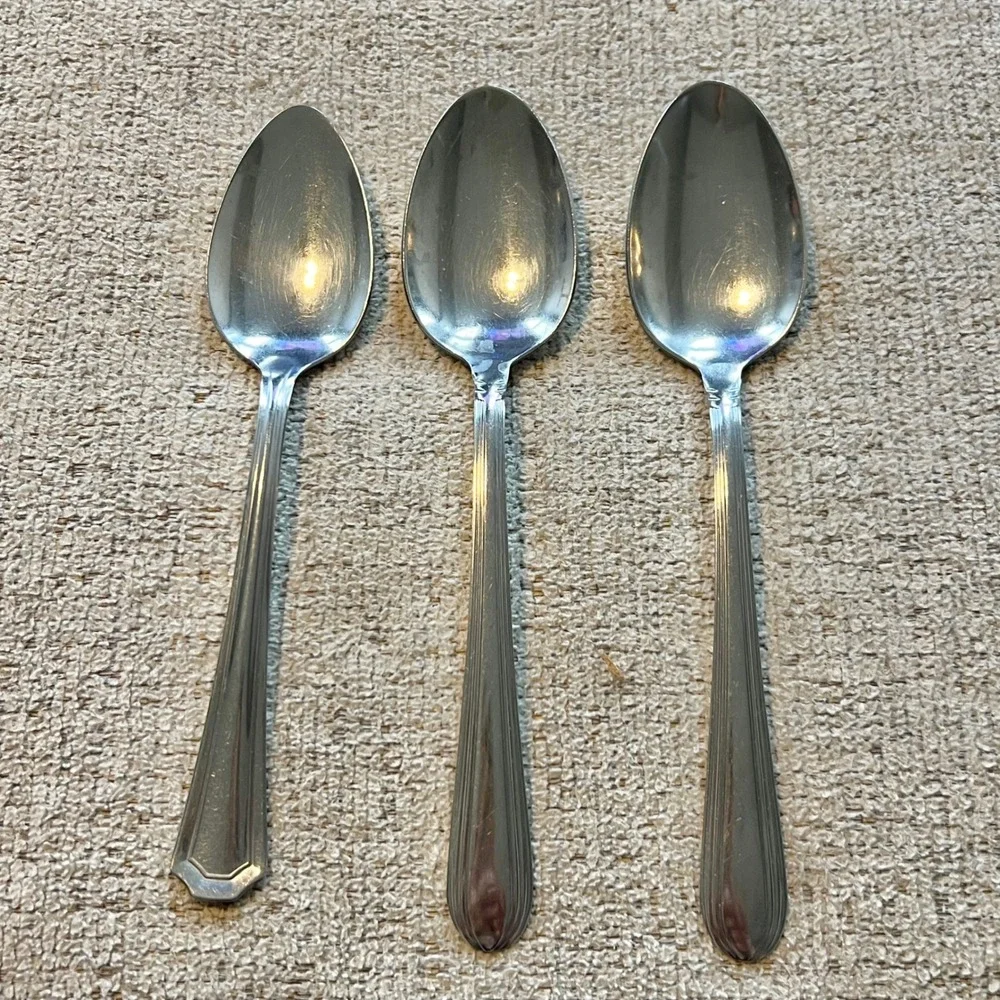 Mixed Lot Stainless Steel Vtg Flatware 40 Pieces Mismatched Forks Knives Spoons